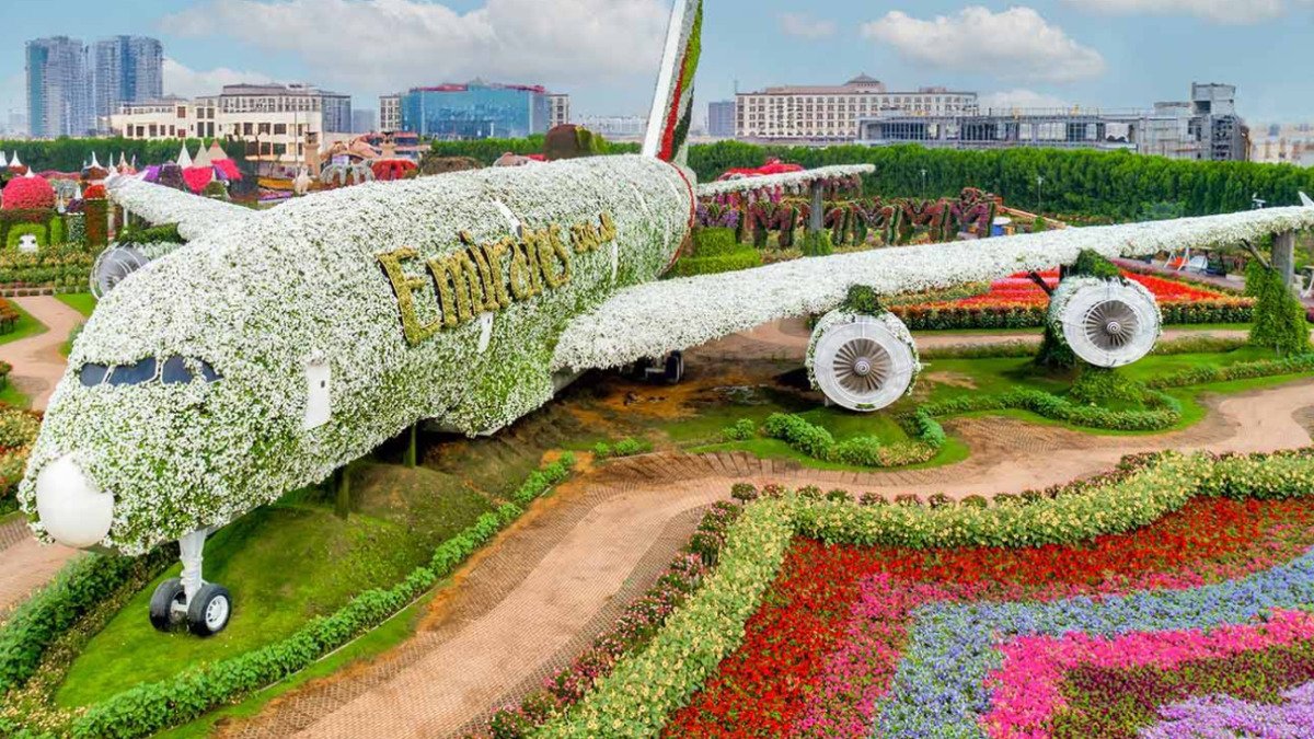 Dubai Miracle Garden - Vibrant Floral Display Structures